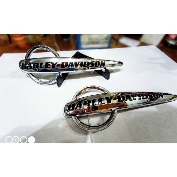 New!! Read desc.HD FatBoy Deluxe Softail Chrome OEM Gas Tank Emblem Set LH - Picture 1 of 6